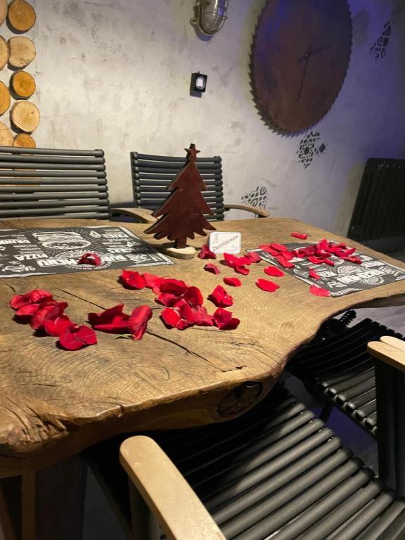 Neon Jacuzzi -loft Styl -rynek Centrum &parking ,sniadania For Free Apartment Kielce