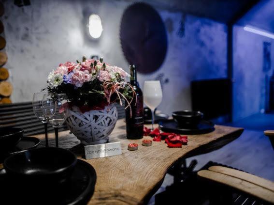 Neon Jacuzzi -loft Styl -rynek Centrum &parking ,sniadania For Free *