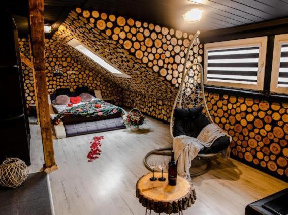 Neon Jacuzzi -loft Styl -rynek Centrum &parking ,sniadania For Free * Kielce