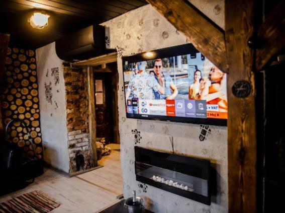 Apartment Neon Jacuzzi -loft Styl -rynek Centrum &parking ,sniadania For Free *