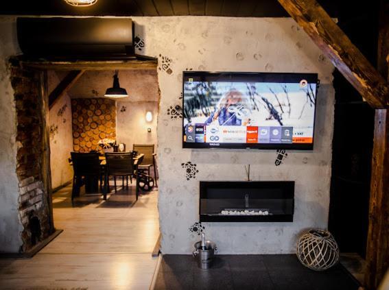 Neon Jacuzzi -loft Styl -rynek Centrum &parking ,sniadania For Free Apartment *
